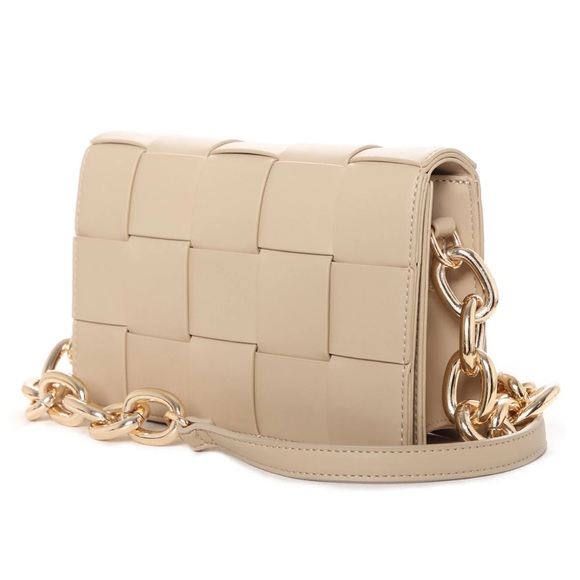 Fashion Nova Handbags - 🛎️NWOT Chunky chain detail tan handbag🛎️